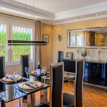 Дом отдыха Cozy In With Private Pool And Close To Puerto Banus *