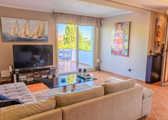 Cozy In With Private Pool And Close To Puerto Banus 別荘 マルベーリャ